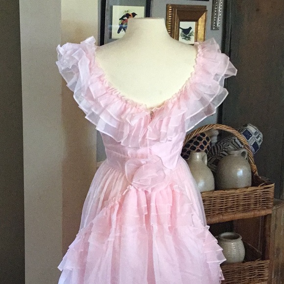 VintagePink Lorrie Deb Gown - Picture 5 of 8